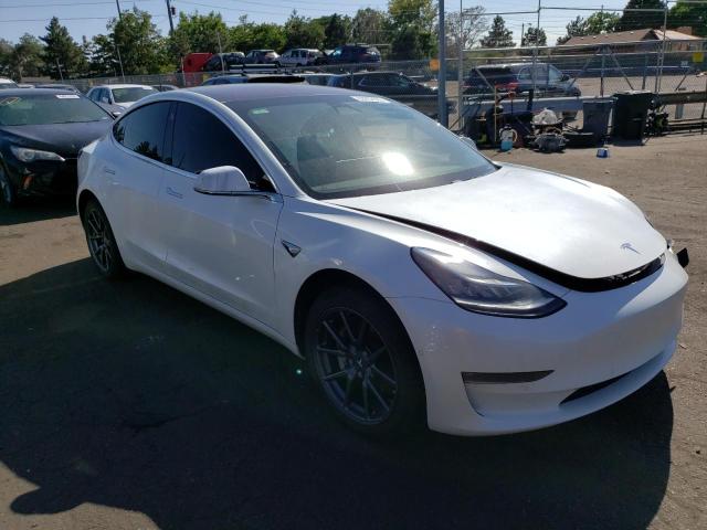 5YJ3E1EB2JF178879 - 2018 TESLA MODEL 3 WHITE photo 4