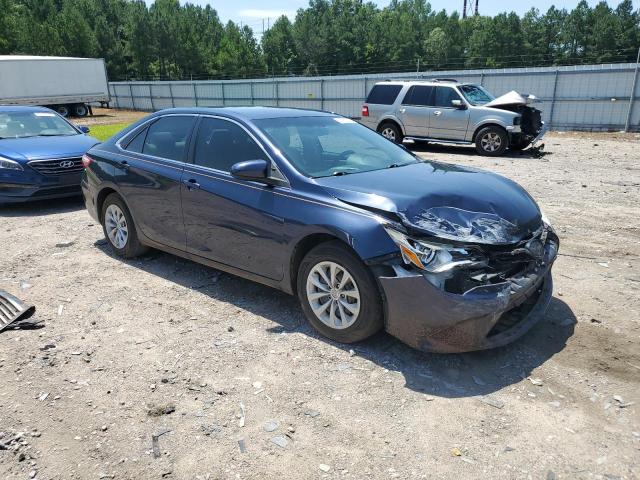 4T1BF1FKXGU556417 - 2016 TOYOTA CAMRY LE BLUE photo 4