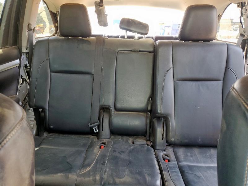 5TDKKRFH4GS158482 - 2016 TOYOTA HIGHLANDER XLE ვერცხლისფერი ფოტო 10