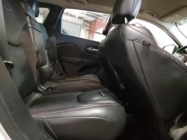 1C4PJMBS3GW185783 - 2016 JEEP CHEROKEE TRAILHAWK WHITE photo 11