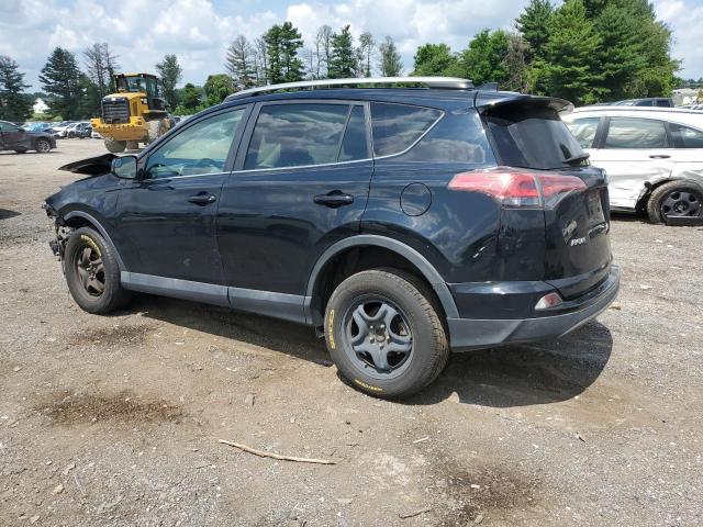 2T3ZFREV4HW345019 - 2017 TOYOTA RAV4 LE 黑色 照片 2