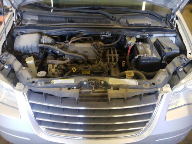 2A4RR4DE2AR334042 - 2010 CHRYSLER TOWN & COU LX SILVER photo 12