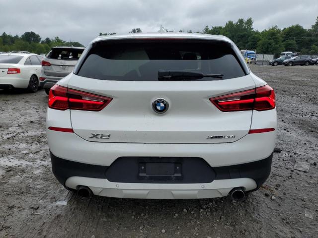 WBXYJ5C35JEF80939 - 2018 BMW X2 XDRIVE28I WHITE photo 6