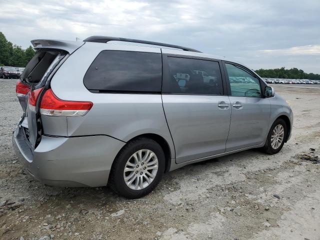 5TDYK3DC5BS003351 - 2011 TOYOTA SIENNA XLE SILVER photo 3