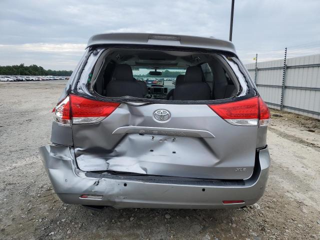 5TDYK3DC5BS003351 - 2011 TOYOTA SIENNA XLE SILVER photo 6