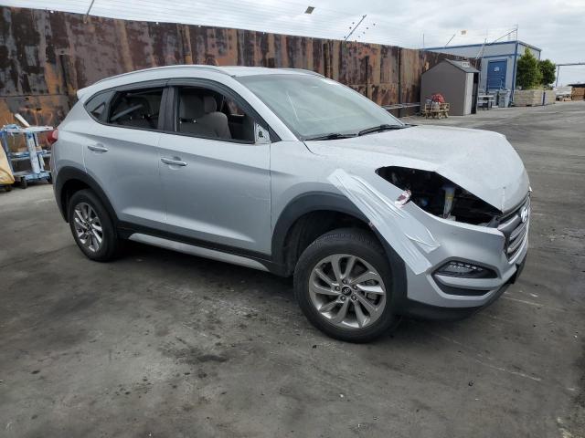 KM8J33A43JU642961 - 2018 HYUNDAI TUCSON SEL SILVER photo 4