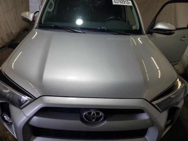 JTEBU5JR1J5534504 - 2018 TOYOTA 4RUNNER SR5/SR5 PREMIUM 银色 照片 12