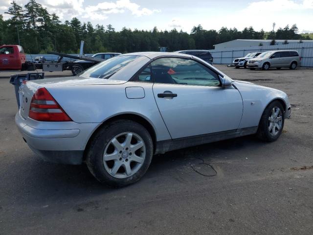 WDBKK47F7WF064870 - 1998 MERCEDES-BENZ SLK 230 KOMPRESSOR SILVER photo 3