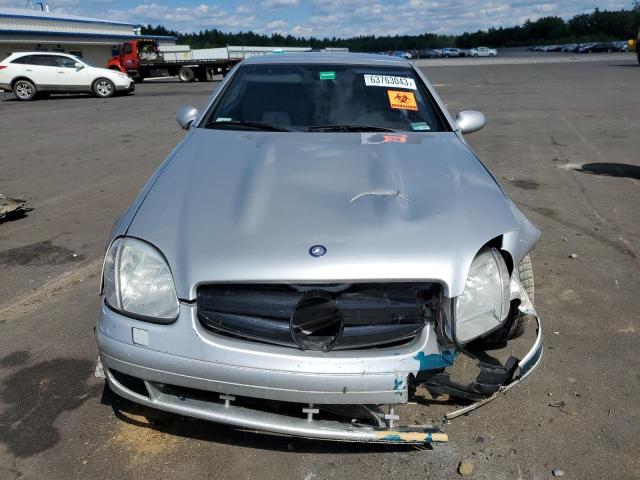 WDBKK47F7WF064870 - 1998 MERCEDES-BENZ SLK 230 KOMPRESSOR SILVER photo 5