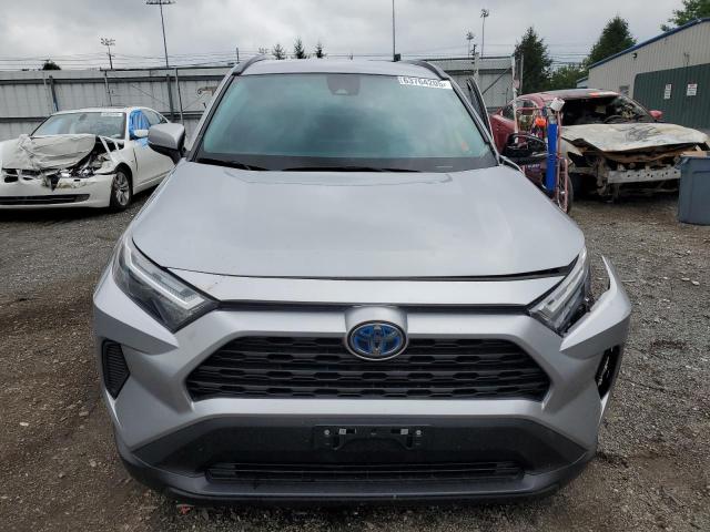 2T3RWRFV5NW140576 - 2022 TOYOTA RAV4 XLE 银色 照片 5