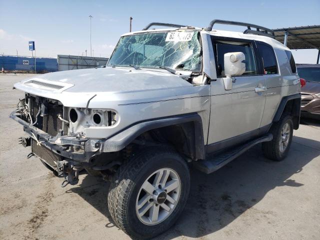 JTEZU11F470001646 - 2007 TOYOTA FJ CRUISER SILVER photo 1