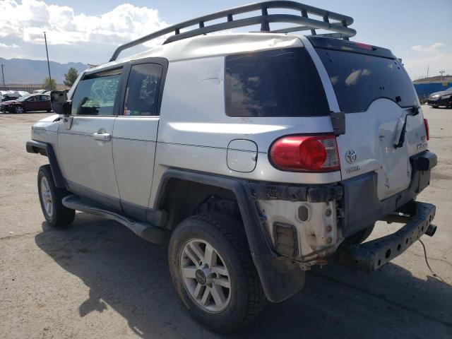 JTEZU11F470001646 - 2007 TOYOTA FJ CRUISER SILVER photo 2