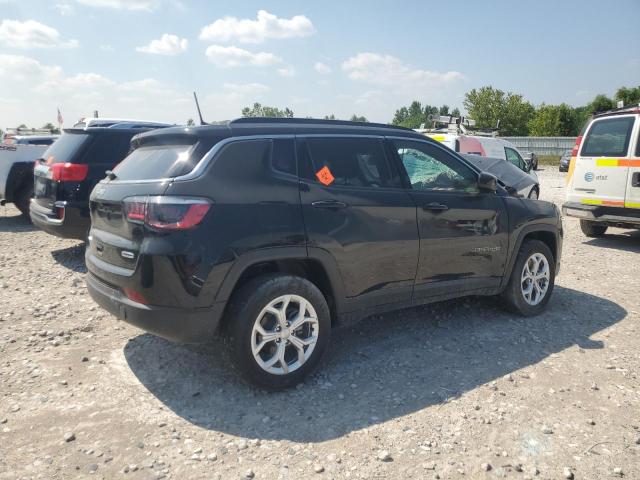 3C4NJDBN3RT150025 - 2024 JEEP COMPASS LATITUDE შავი ფოტო 3