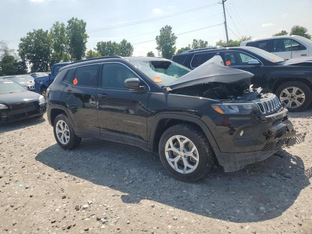 3C4NJDBN3RT150025 - 2024 JEEP COMPASS LATITUDE შავი ფოტო 4