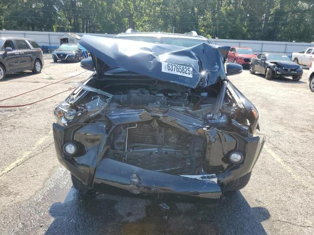 JTEZU5JR7J5189879 - 2018 TOYOTA 4RUNNER SR5 Schwarz Foto 5