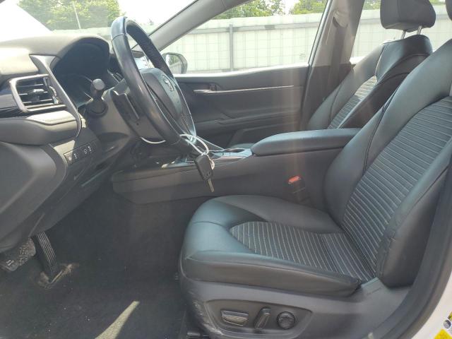 4T1G11AKXPU830193 - 2023 TOYOTA CAMRY SE NIGHT SHADE WHITE photo 7