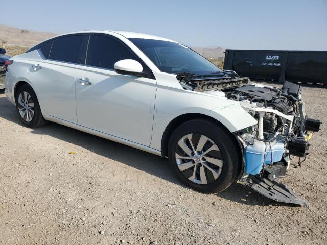 1N4BL4BV8LC221905 - 2020 NISSAN ALTIMA S WHITE photo 4