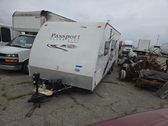 4YDT2452XCT411561 - 2012 KEYSTONE PASSPORT WHITE photo 2