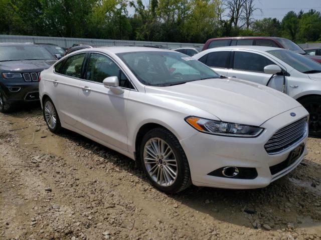 3FA6P0HD3GR276797 - 2016 FORD FUSION SE WHITE photo 4