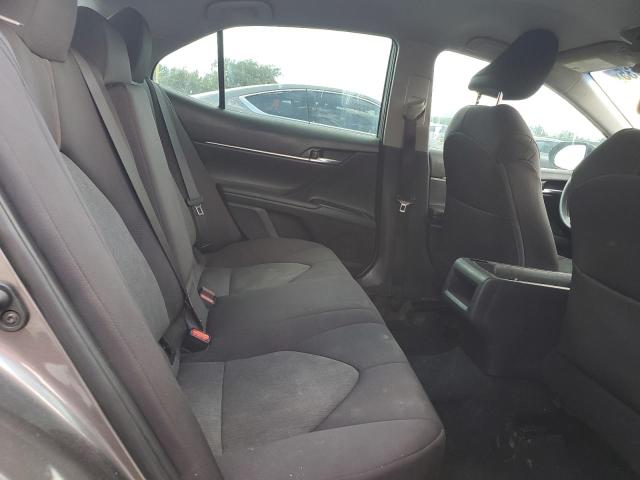 4T1B11HK9JU516896 - 2018 TOYOTA CAMRY L GRAY photo 10