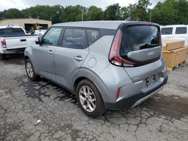 KNDJ23AU5P7843727 - 2023 KIA SOUL LX GRAY photo 2