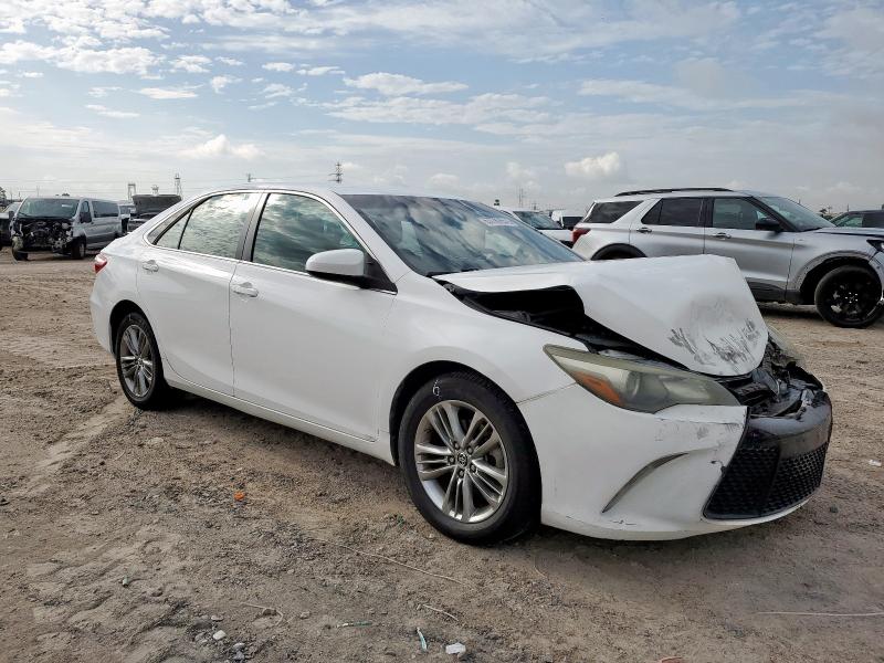 4T1BF1FK7FU982323 - 2015 TOYOTA CAMRY LE WHITE photo 4