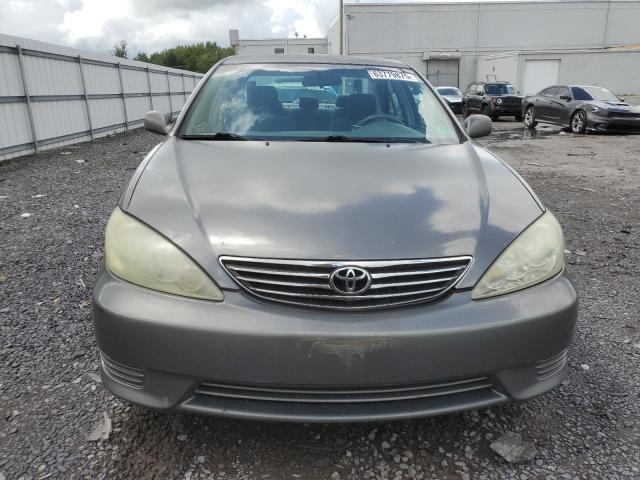 4T1BE32K85U946689 - 2005 TOYOTA CAMRY LE 灰色 照片 5