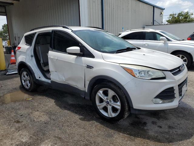 1FMCU0GX0FUC56480 - 2015 FORD ESCAPE SE WHITE photo 4