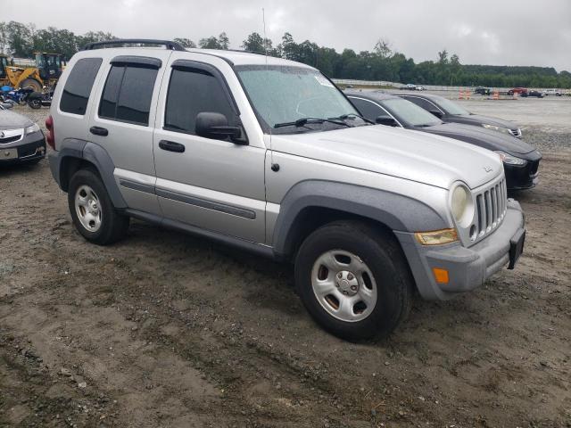 1J8GL48K86W135485 - 2006 JEEP LIBERTY SPORT SILVER photo 4