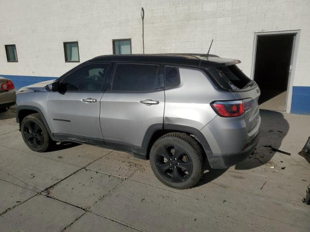 3C4NJDBB0JT396105 - 2018 JEEP COMPASS LATITUDE SILVER photo 2