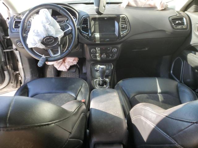 3C4NJDBB0JT396105 - 2018 JEEP COMPASS LATITUDE SILVER photo 8