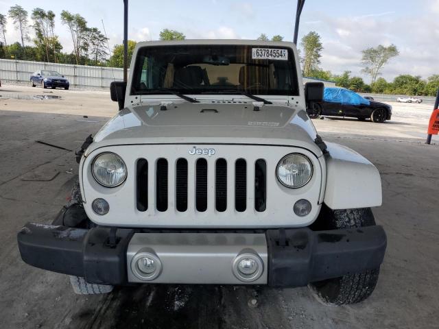 1C4BJWEG5EL115391 - 2014 JEEP WRANGLER U SAHARA WHITE photo 5