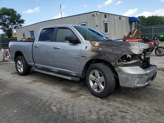 1C6RR7TT5KS684070 - 2019 RAM 1500 CLASS SLT Gümüş foto 4