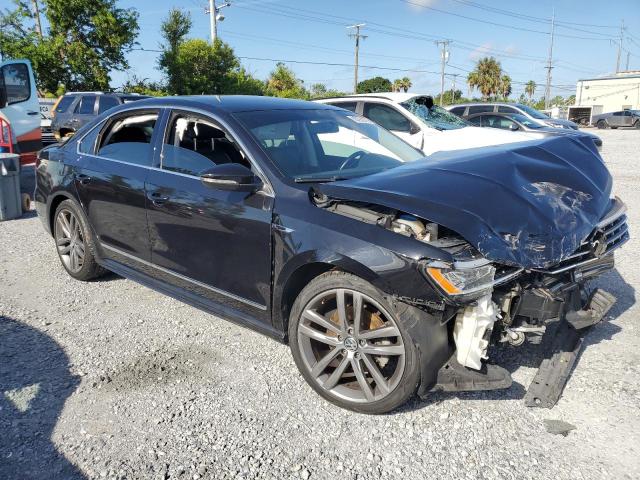 1VWDT7A38HC069150 - 2017 VOLKSWAGEN PASSAT R-LINE შავი ფოტო 4