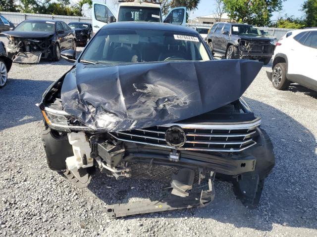 1VWDT7A38HC069150 - 2017 VOLKSWAGEN PASSAT R-LINE შავი ფოტო 5