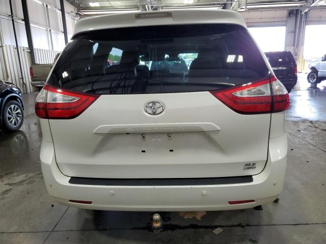 5TDDZ3DC9HS187728 - 2017 TOYOTA SIENNA XLE 白色 照片 6