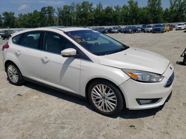 1FADP3N23GL222975 - 2016 FORD FOCUS TITANIUM WHITE photo 4