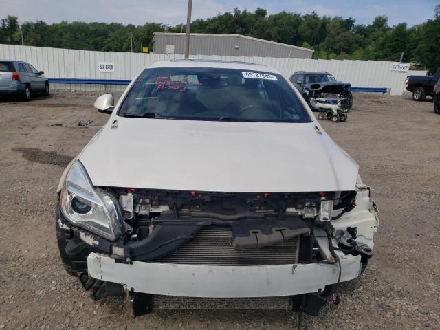 2G4GT5GX1F9152241 - 2015 BUICK REGAL GS WHITE photo 5