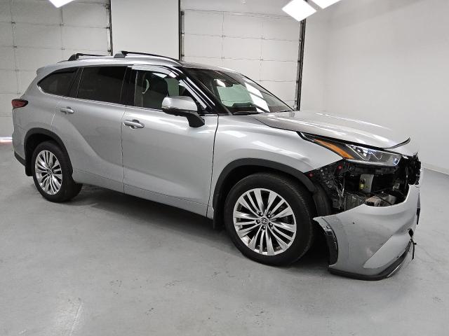 5TDKDRBH5PS518617 - 2023 TOYOTA HIGHLANDER L 银色 照片 4