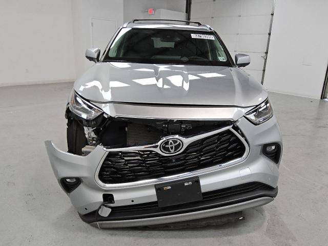 5TDKDRBH5PS518617 - 2023 TOYOTA HIGHLANDER L 银色 照片 5