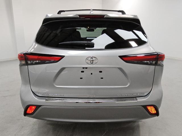 5TDKDRBH5PS518617 - 2023 TOYOTA HIGHLANDER L 银色 照片 6