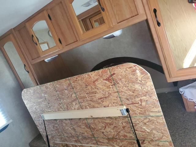 4YDT31128A1530252 - 2010 KEYSTONE SPRINTER WHITE photo 5