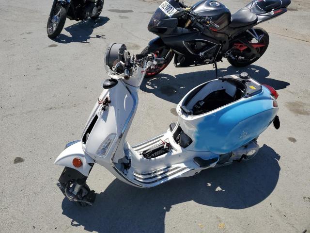 ZAPM818G2G5102431 - 2016 VESPA SPRINT 150 3V WHITE photo 2