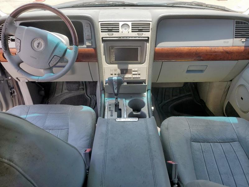 5LMFU27536LJ09161 - 2006 LINCOLN NAVIGATOR SILVER photo 8