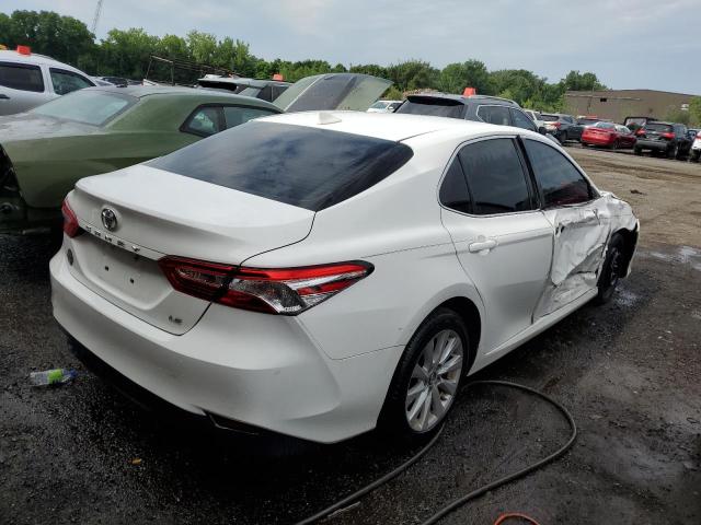 4T1B11HK3KU695244 - 2019 TOYOTA CAMRY L WHITE photo 3