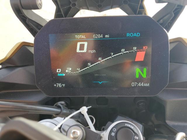 WB10K2308M6E51214 - 2021 BMW F 900 XR GOLD photo 7