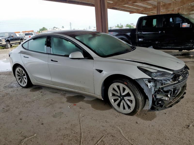 5YJ3E1EA3NF120809 - 2022 TESLA MODEL 3 WHITE photo 4