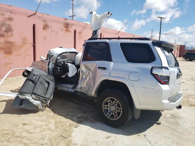 JTEBU5JRXL5776744 - 2020 TOYOTA 4RUNNER SR5/SR5 PREMIUM 银色 照片 2