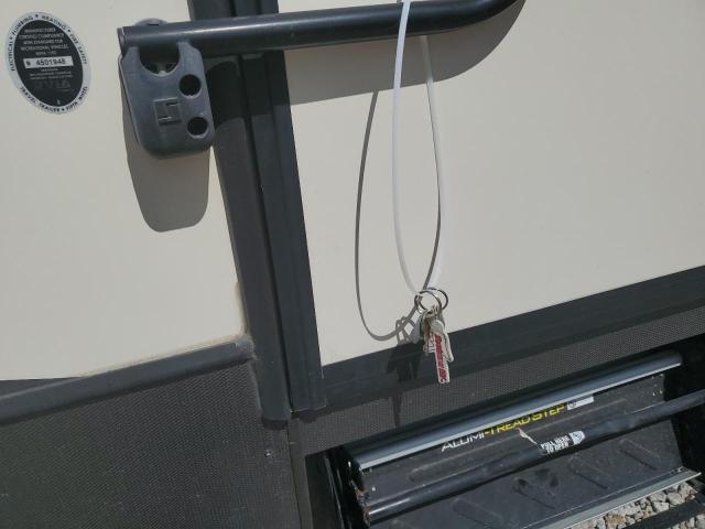 4YDF26923H1532941 - 2017 KEYSTONE SPRINTER TWO TONE photo 9