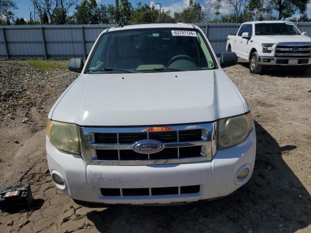 1FMCU03Z98KD91768 - 2008 FORD ESCAPE XLT WHITE photo 5